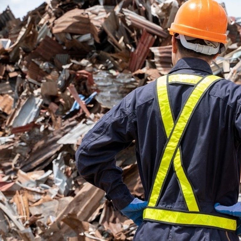 Nouvelle &eacute;tude de caract&eacute;risation des mati&egrave;res achemin&eacute;es et sortantes des centres de tri de r&eacute;sidus de CRD