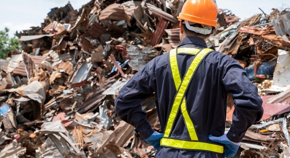 Nouvelle &eacute;tude de caract&eacute;risation des mati&egrave;res achemin&eacute;es et sortantes des centres de tri de r&eacute;sidus de CRD