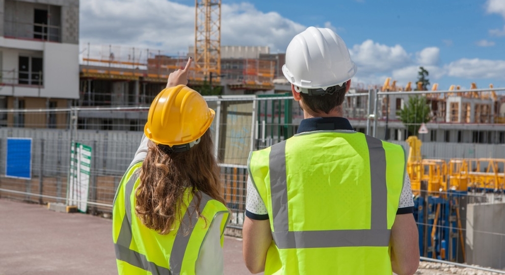 Enjeux et défis liés à la place des femmes dans le milieu de la construction